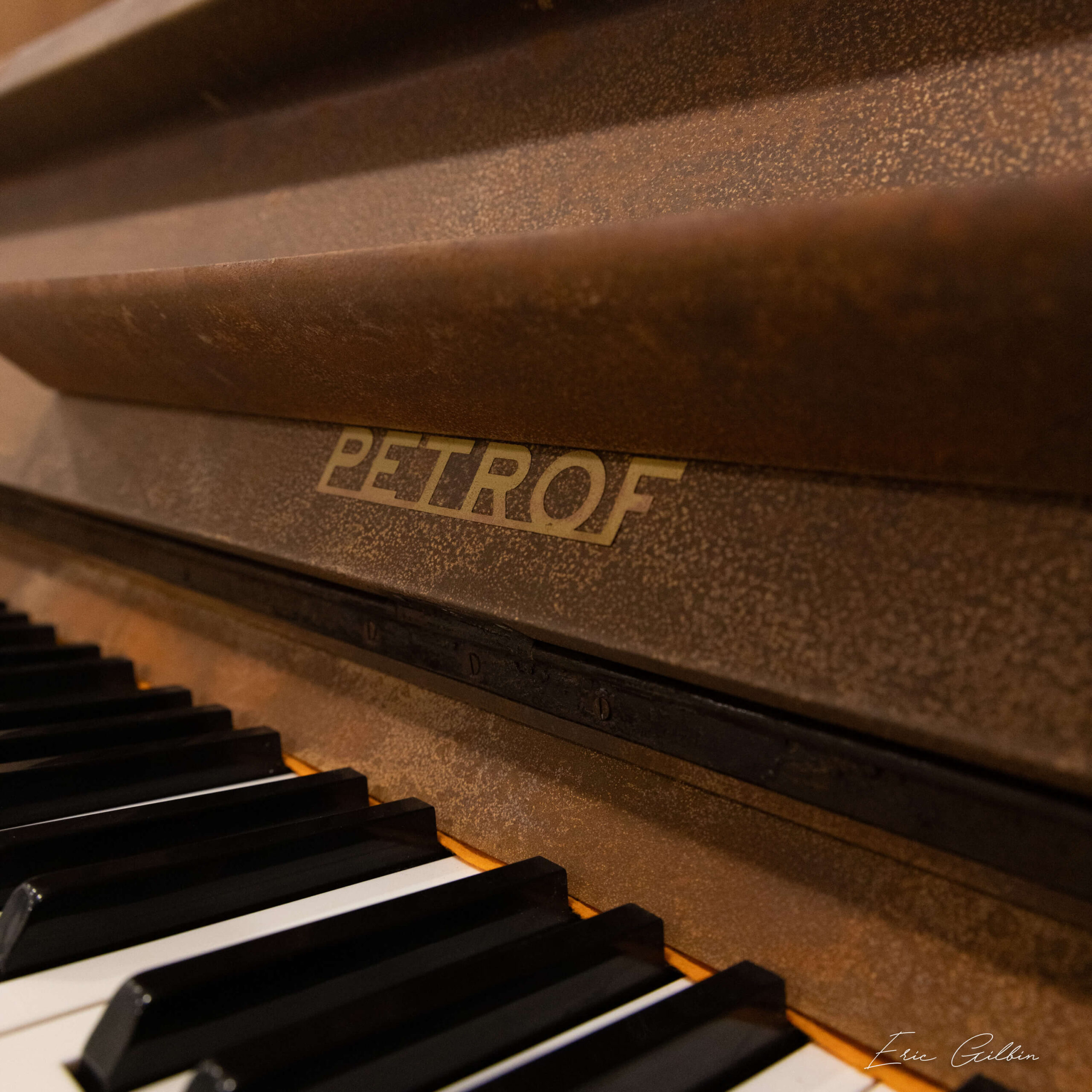 concessionnaire piano petrof