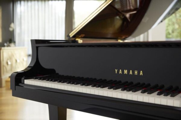 yamaha c3x 1/4 de queue yamaha c3x 1/4 de queue