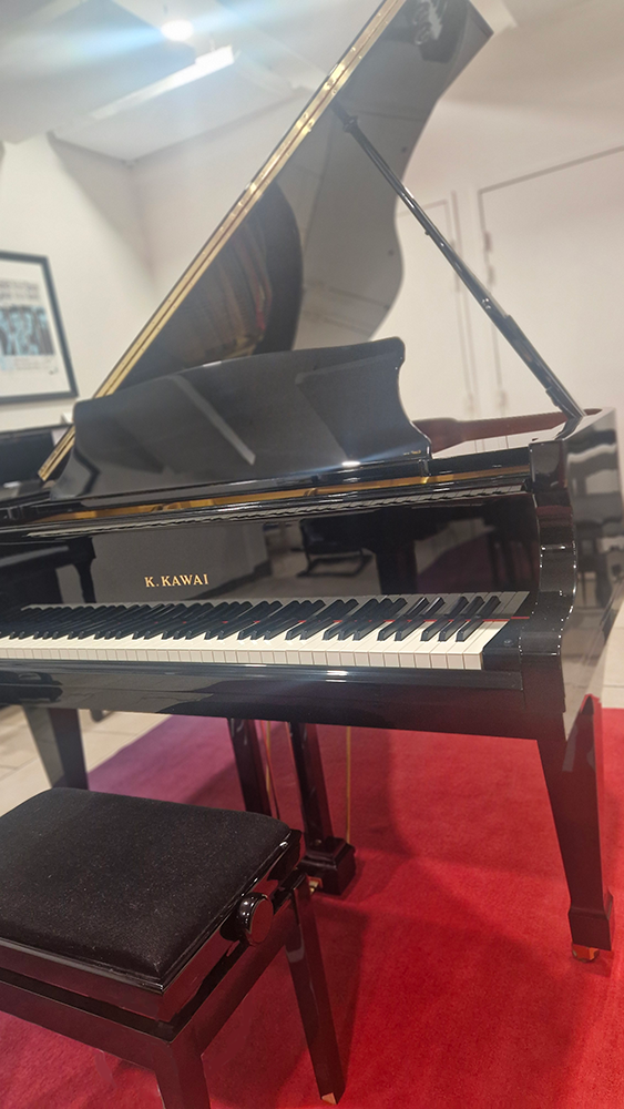 Kawai 1/4 de queue RX2 - Occasion | noir brillant Kawai 1/4 de queue RX2 - Occasion | noir brillant